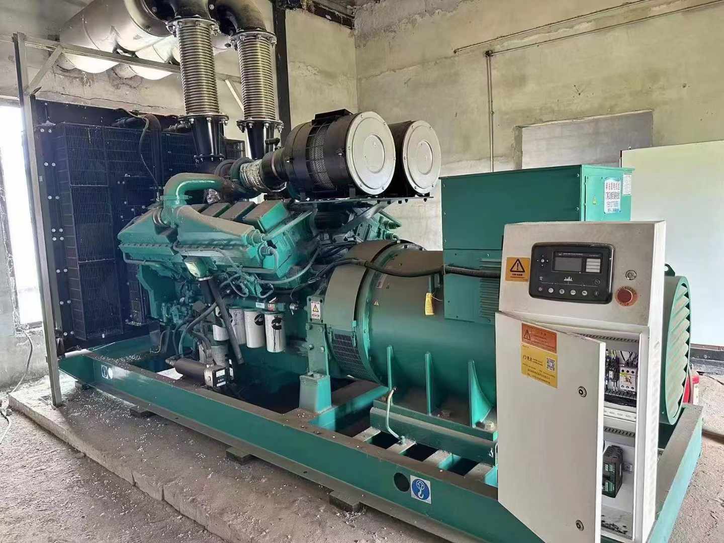 秦安无功补偿装置的性能评估需要考虑哪些因素？