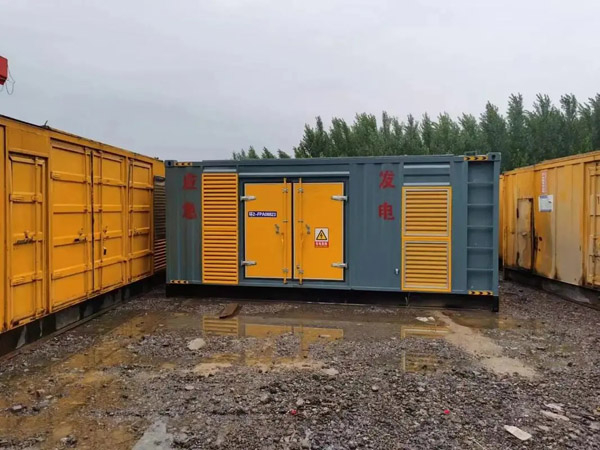 秦安柴油发电机如何判断干式空气滤清器是否需要更换？