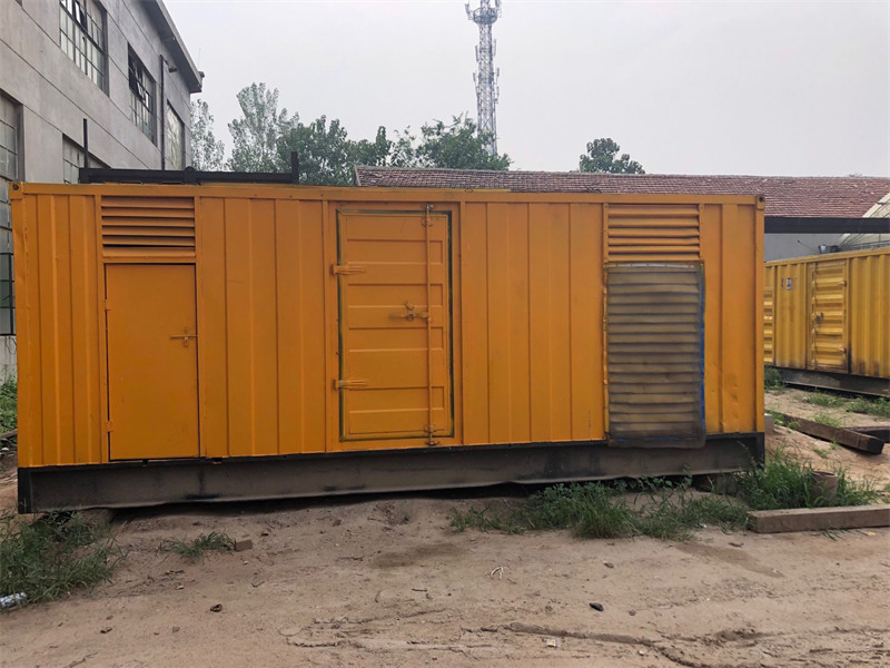 秦安发电机出租进行负载测试时，电瓶电量不足的具体判断标准是什么？